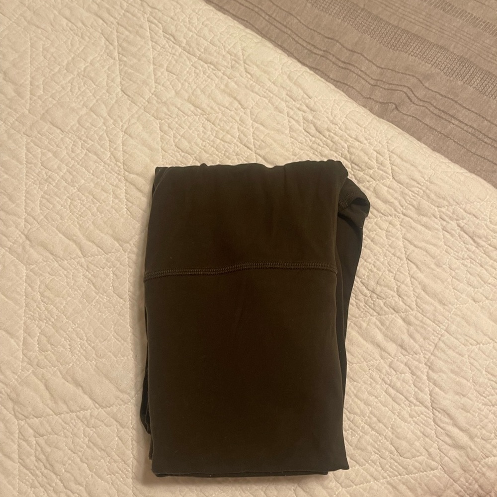 Lulu Leggings Camo Green Size 6 (not camo just the dark “camo” green)